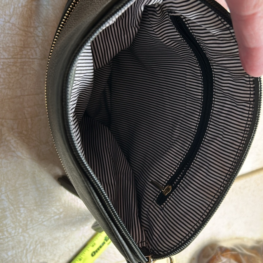 Purse - Picture 2 of 3